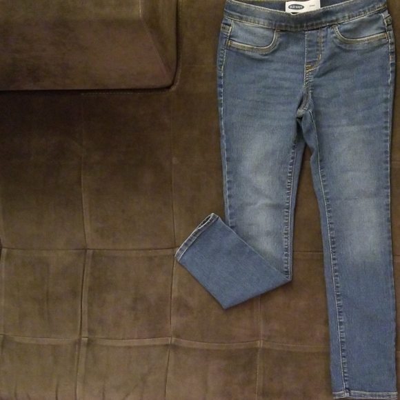 ⛔️SOLD⛔️Oldnavy skinny pull on jeans - Picture 1 of 4